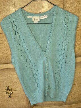 knitted vest